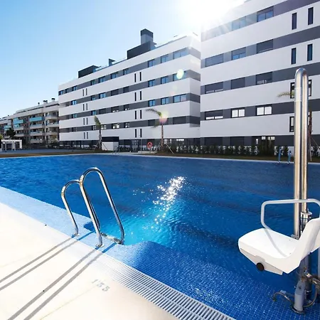 Apartamento Lujoso Piso Con Jardin Privado A Dos Minutos Andando De La Playa Alamos