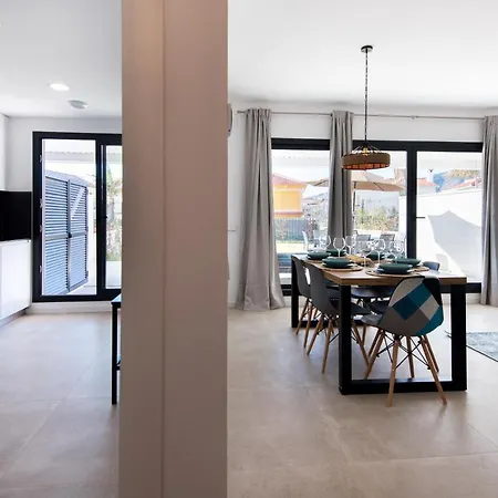 Lujoso Piso Con Jardin Privado A Dos Minutos Andando De La Playa Alamos Torremolinos