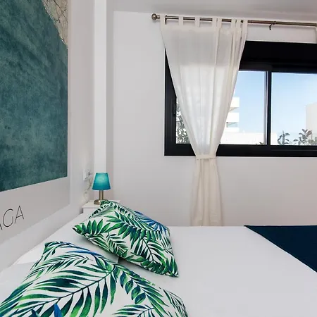 Lujoso Piso Con Jardin Privado A Dos Minutos Andando De La Playa Alamos *